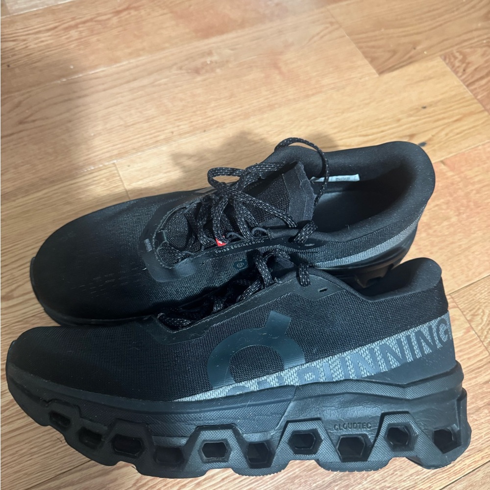 OC Helion Black Running Shoes